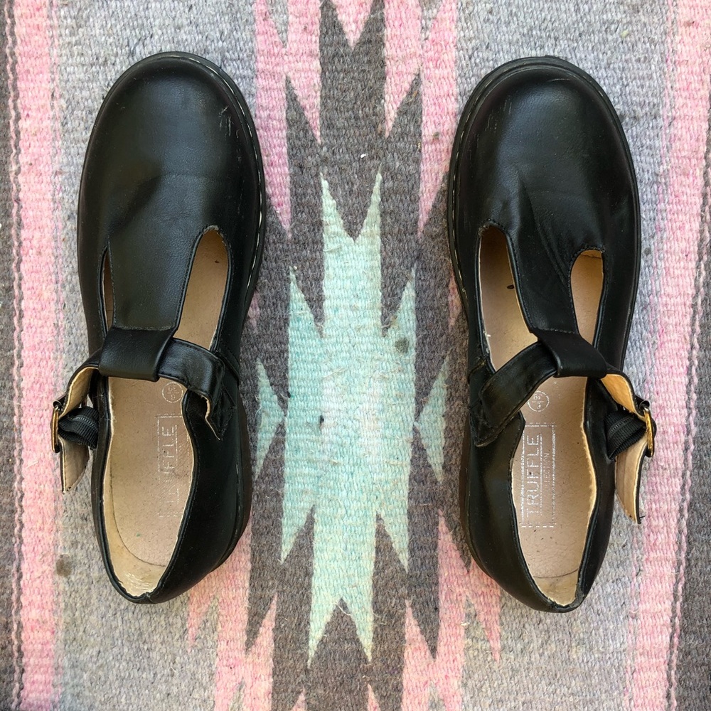 💄Black Mary Janes 💄 - Picture 2 of 5